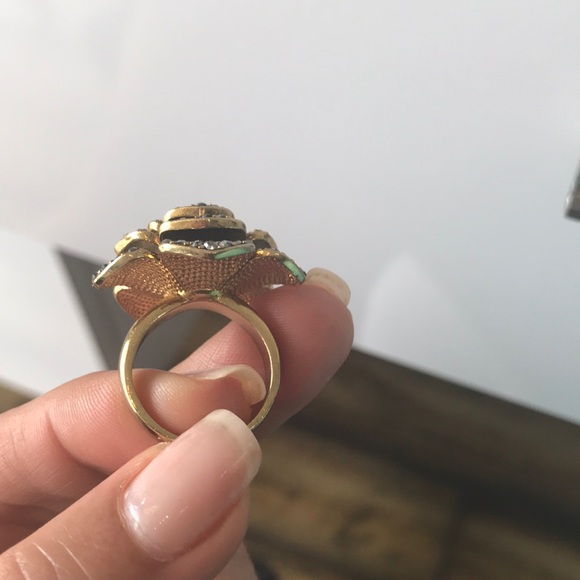 Ring - Picture 3 of 8